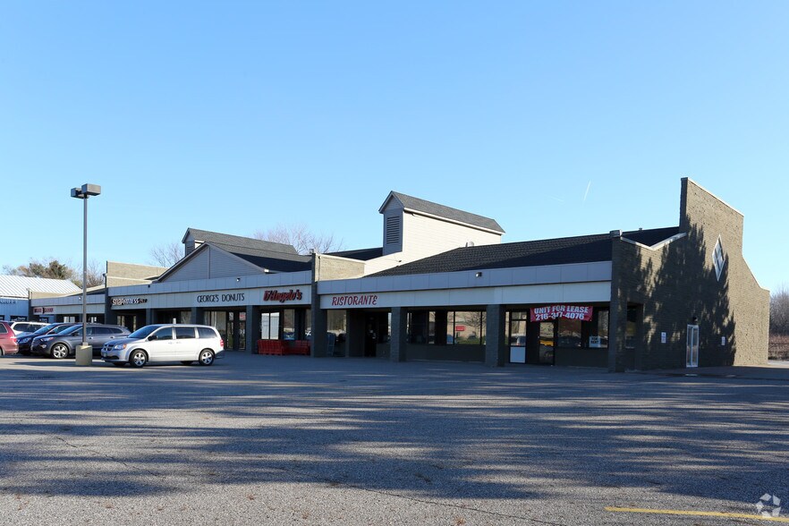 Primary Photo Of 7995 Darrow Rd, Twinsburg Unknown For Lease