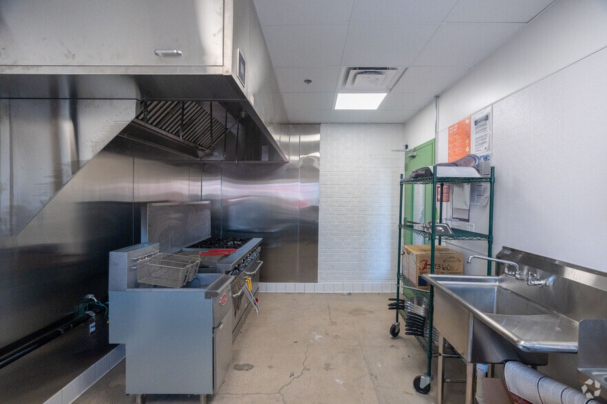 More Photos Of 2171 S Grape St, Denver Restaurant For Lease