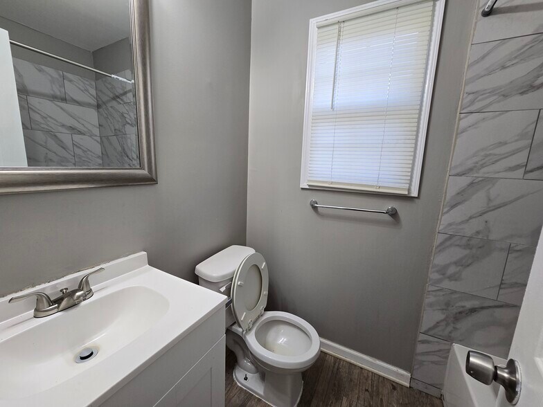 More Photos Of 1572 Hanauer St, Memphis Apartments For Sale