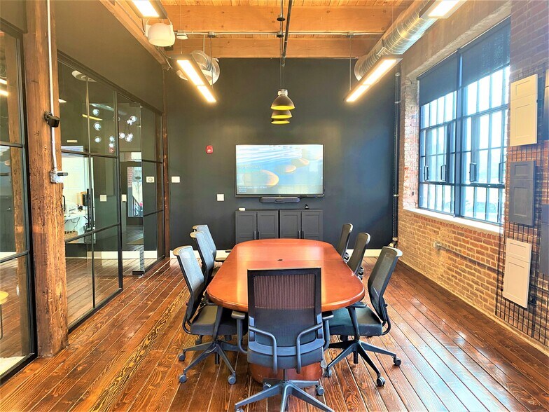 More Photos Of 1100-1102 N Delaware Ave, Philadelphia Office For Lease