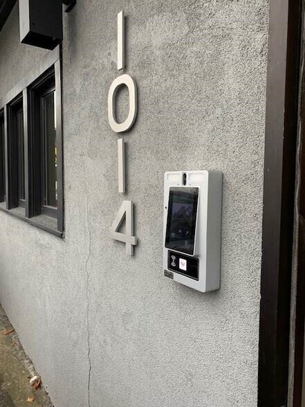 More Photos Of 1014 4th Ave S, Nashville Flex For Sale