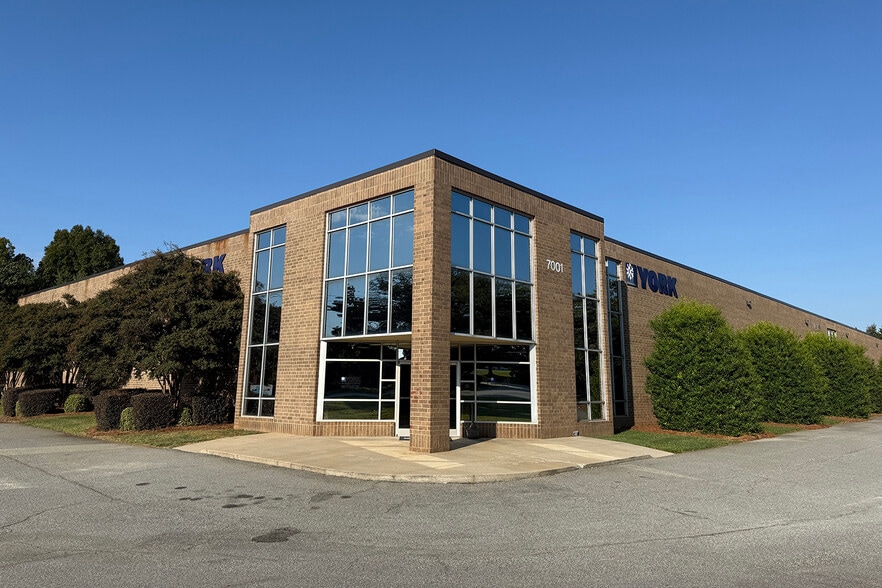 Primary Photo Of 7001 Cessna Dr, Greensboro Warehouse For Lease