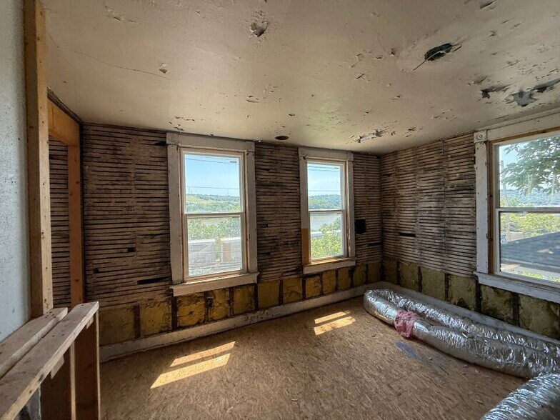 More Photos Of 2450 River Rd, Cincinnati Multifamily For Sale