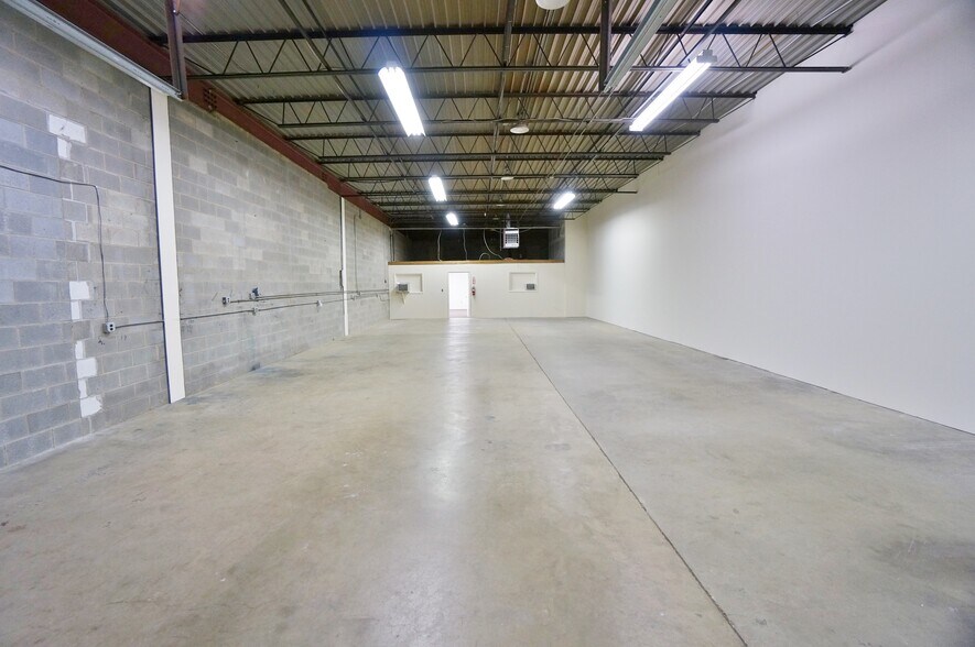More Photos Of 7205-7207 Lockport Pl, Lorton Warehouse For Lease
