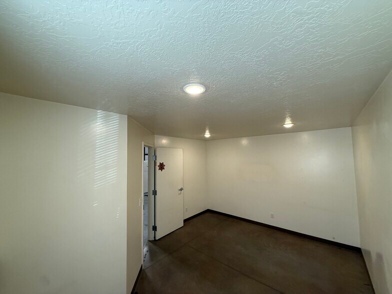 More Photos Of 1900 N 200 E, Spanish Fork Warehouse For Lease