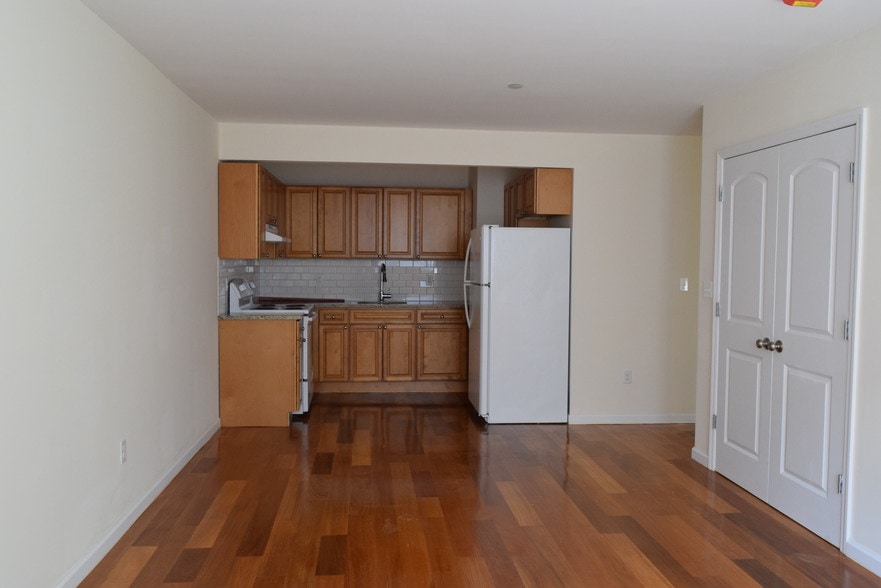 More Photos Of 1072 University Ave, Bronx Apartments For Sale