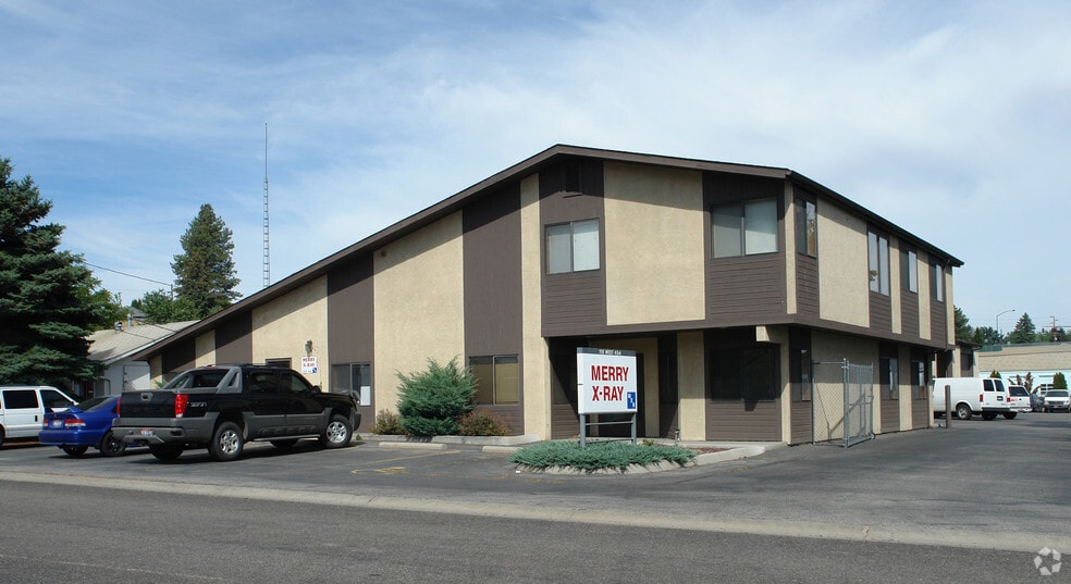 More Photos Of 108 W 43rd St, Garden City Warehouse For Sale