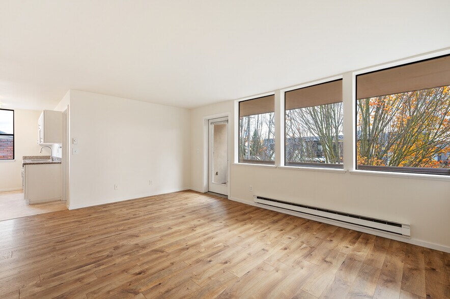More Photos Of 802 N 43rd St, Seattle Apartments For Sale