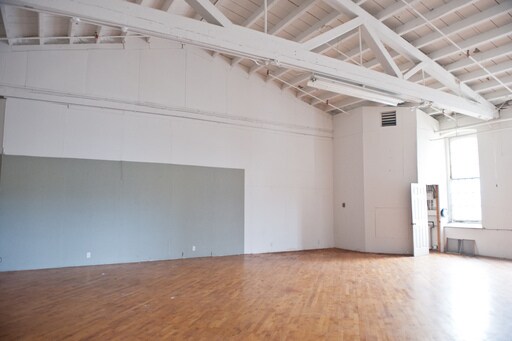 More Photos Of 2095 E Willard St, Philadelphia Warehouse For Lease
