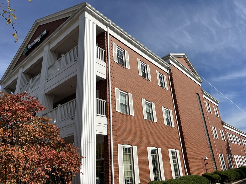 More Photos Of 221 S Church St, Bowling Green Office For Lease