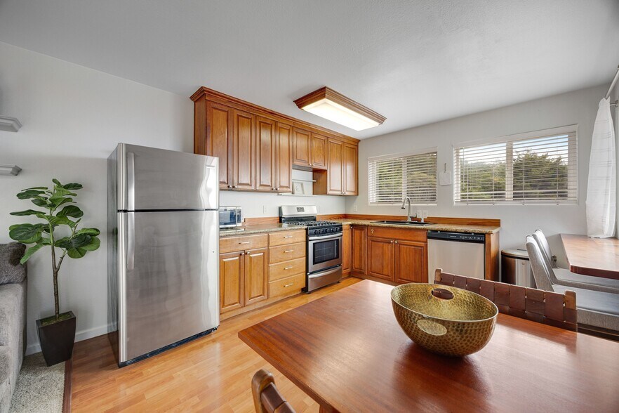More Photos Of 129 Lower Pacific Dr, Whitethorn General Retail For Sale