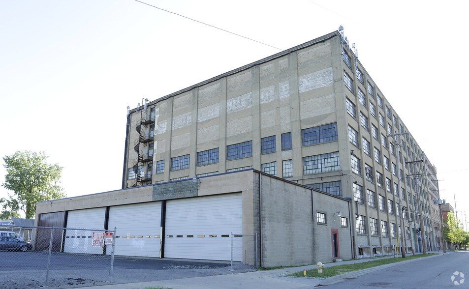 More Photos Of 446 Grandville Ave SW, Grand Rapids Warehouse For Sale