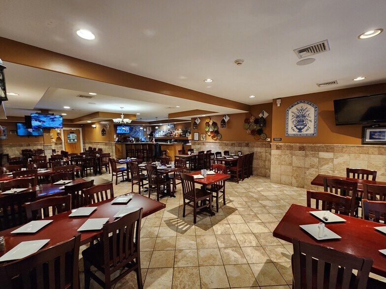 More Photos Of 128 County St, New Bedford Restaurant For Sale
