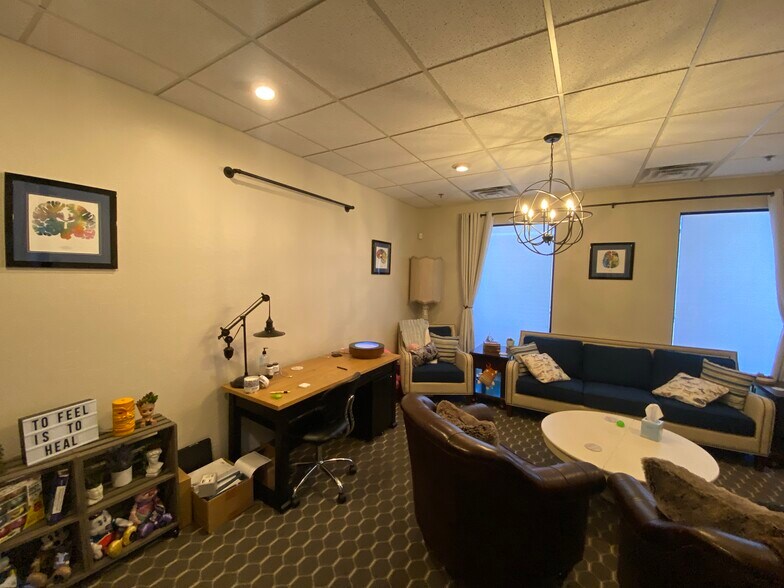 More Photos Of 8263 W Thunderbird Rd, Peoria Office For Lease