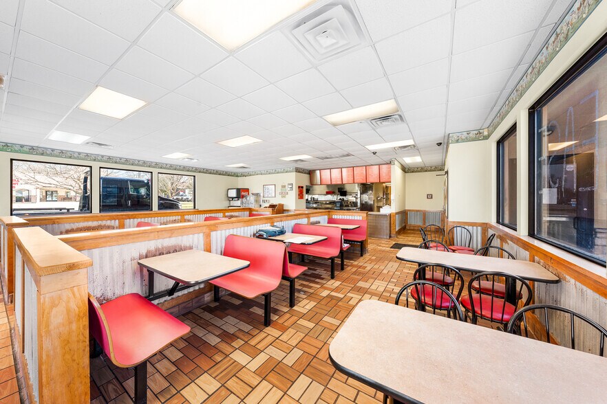 More Photos Of 1014 W Moore Ave, Terrell Restaurant For Sale