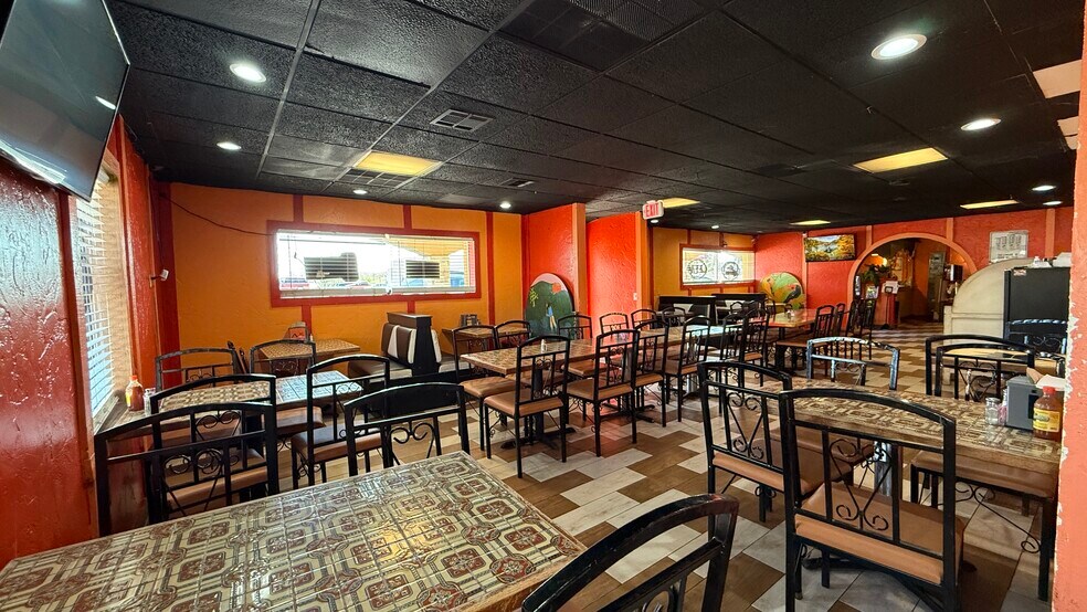 More Photos Of 1310 S Muskogee Ave, Tahlequah Restaurant For Sale