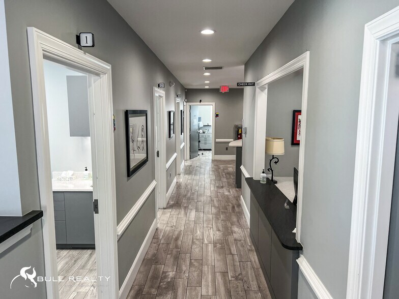 More Photos Of 219 W Boggs St, Lexington Office For Sale