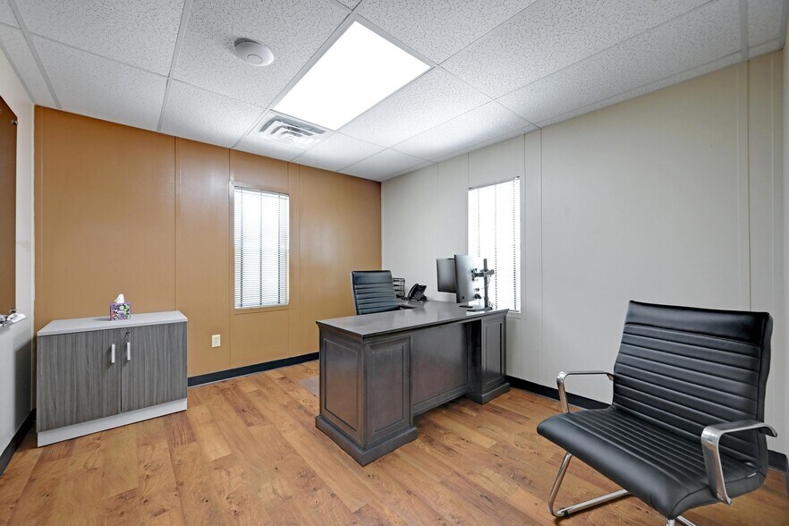 More Photos Of 804 Highway 304, Gonzales Loft Creative Space For Sale