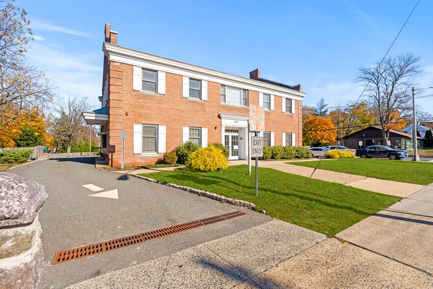 More Photos Of 434 Main St, Chatham Bank For Sale