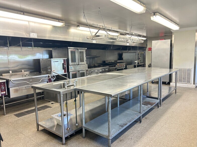 More Photos Of 244 Amesbury Rd, Kensington General Retail For Sale