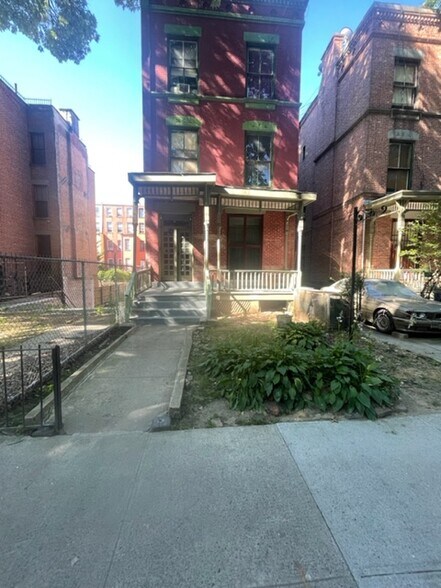 More Photos Of 30 W 130th St, New York Apartments For Sale