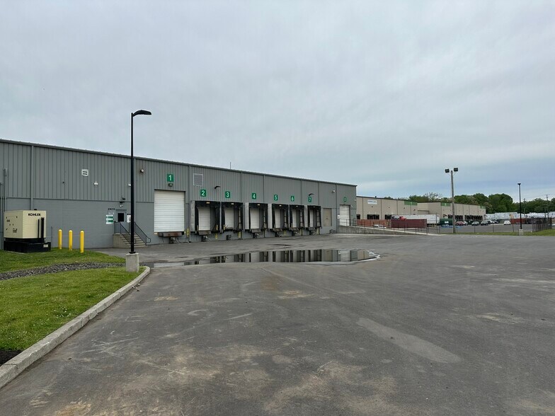 More Photos Of 250 Canal Rd, Fairless Hills Warehouse For Lease