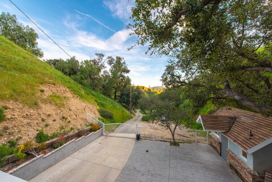 More Photos Of 12141 Wildwood Trl, Kagel Canyon Specialty For Sale