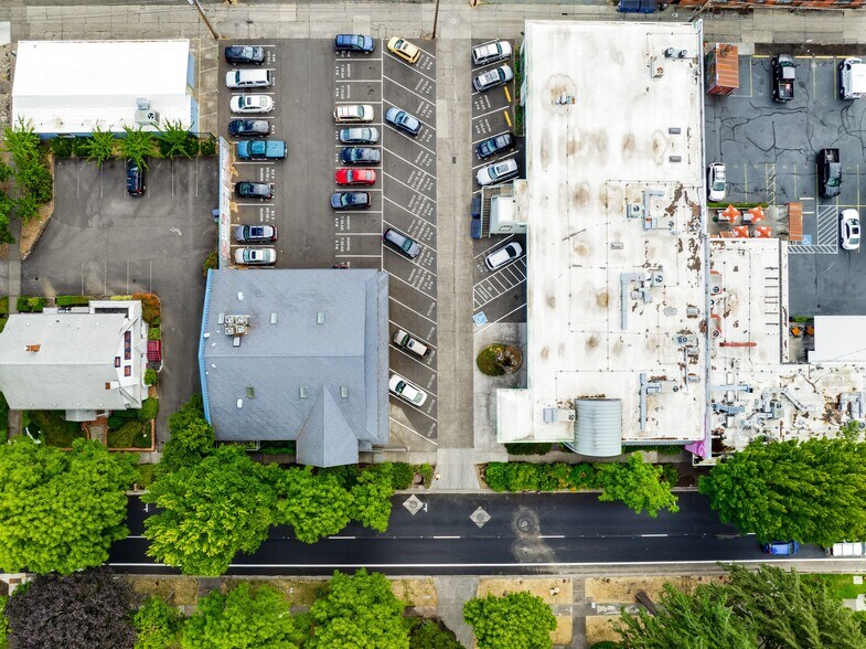 More Photos Of 1255 Pearl St, Eugene Medical For Sale