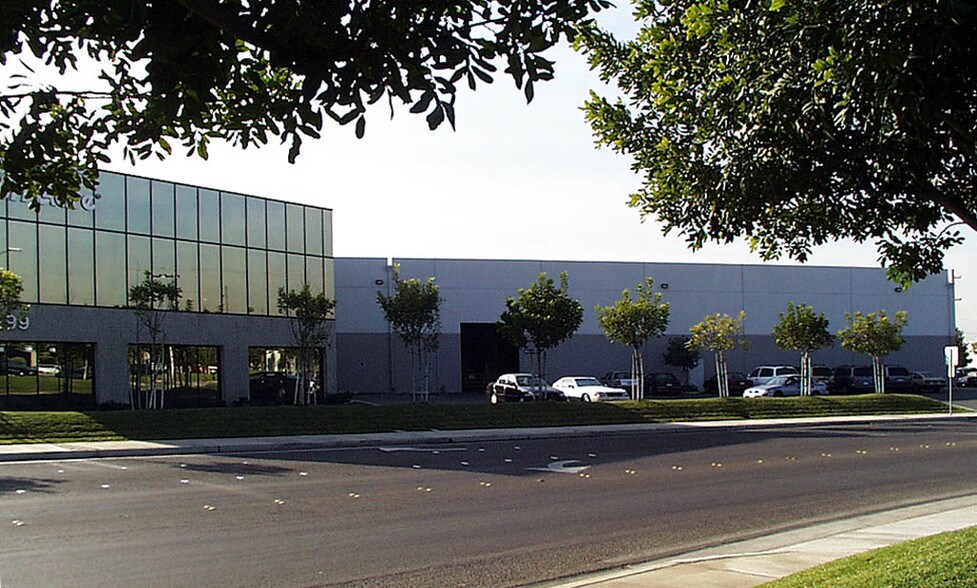 More Photos Of 3999 E La Palma Ave, Anaheim Warehouse For Sale