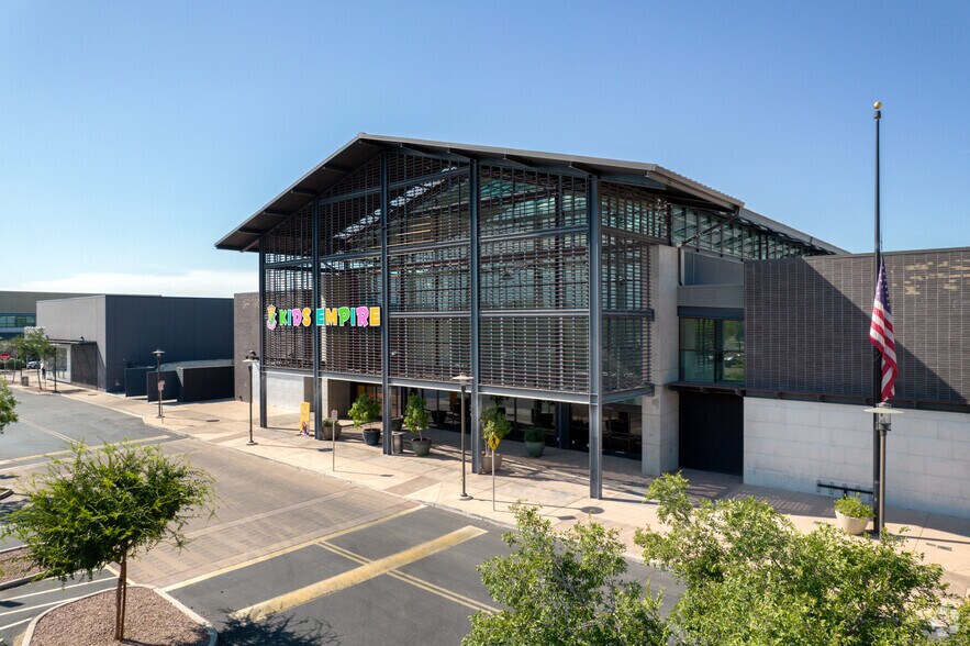 More Photos Of 2716-2810 S Market St, Gilbert Unknown For Lease