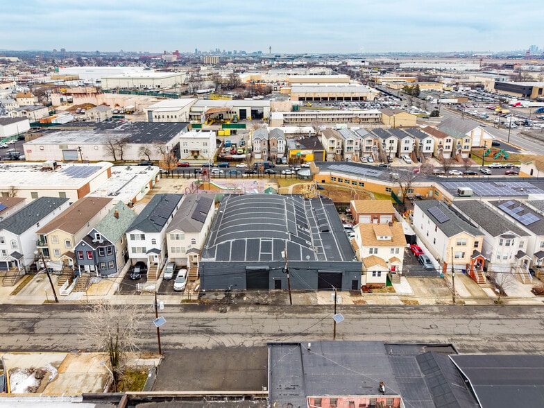 More Photos Of 833 Bond St, Elizabeth Warehouse For Sale