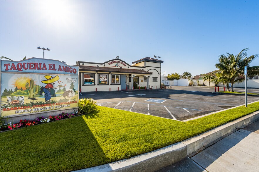 More Photos Of 1936 W 17th St, Santa Ana Restaurant For Sale