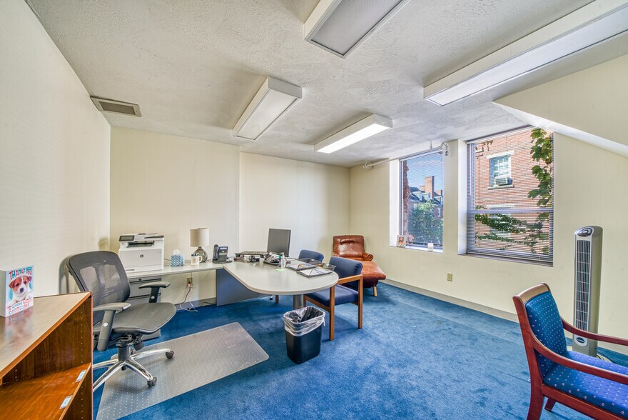 More Photos Of 99 Middle St, Manchester Office Residential For Sale