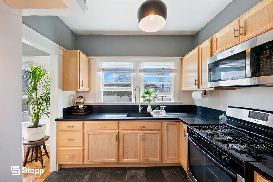 More Photos Of 226-248 Gaviota Ave, Long Beach, Long Beach Apartments For Sale
