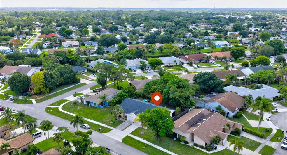 More Photos Of 12452 Guilford Way, Wellington Multifamily For Sale