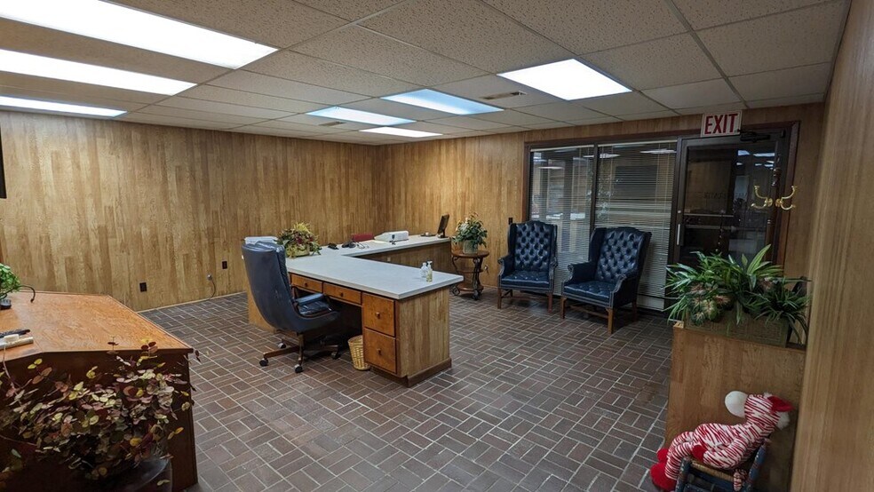 More Photos Of 406 Dothan Rd, Abbeville Office For Sale
