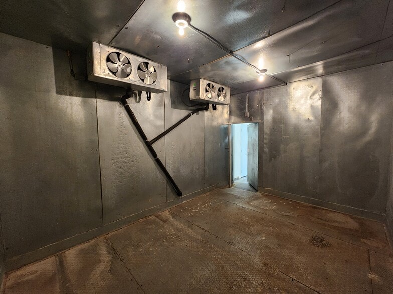 More Photos Of 620 N La Brea Ave, Inglewood Food Processing For Lease