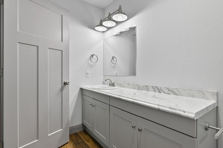 More Photos Of 618 Live Oak St, Blanco Apartments For Sale