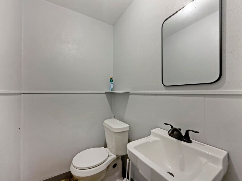 More Photos Of 14 N 10th St, Temple Research And Development For Sale