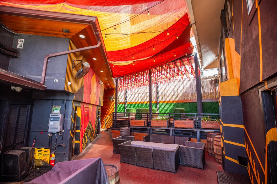 More Photos Of 829 Kapahulu Ave, Honolulu Restaurant For Lease