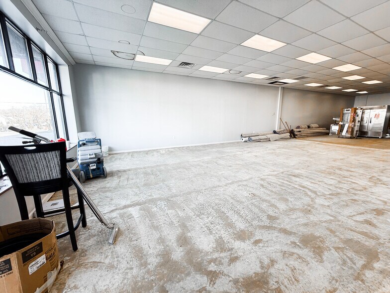 More Photos Of 37 Clementon Rd, Berlin Storefront For Lease