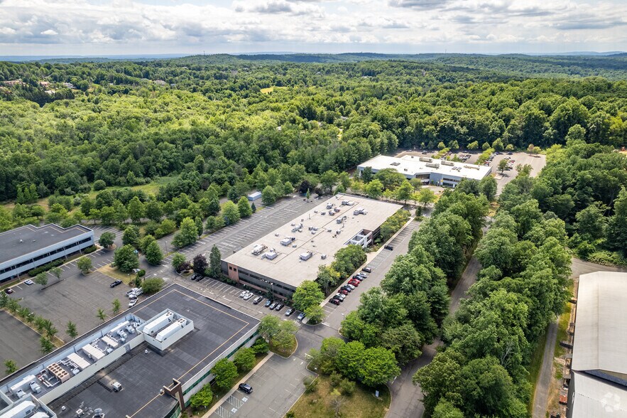 More Photos Of 35 Technology Dr, Warren Office For Lease