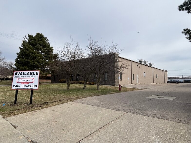 Primary Photo Of 21444-21448 Bridge St, Southfield Warehouse For Sale