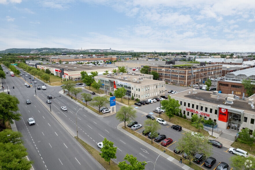 More Photos Of 9150 Boul De L'acadie, Montréal Office For Lease