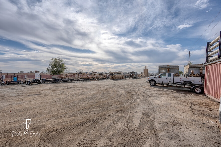 More Photos Of 7005 Downing Ave, Bakersfield Warehouse For Sale