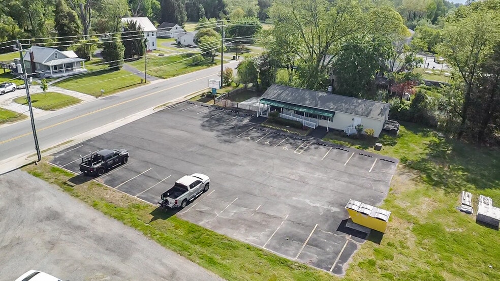 More Photos Of 15220 Kings Hwy, Montross Restaurant For Sale