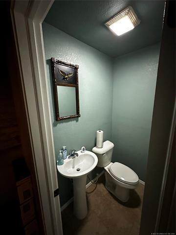 More Photos Of 9 W Main St, Ardmore Office For Sale