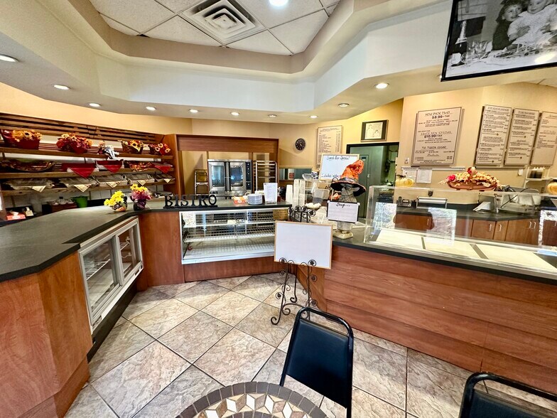 More Photos Of 136-154 Rifle Camp Rd, Woodland Park General Retail For Sale
