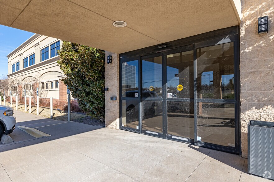 More Photos Of 3705 NW 63rd St, Oklahoma City Medical For Sale