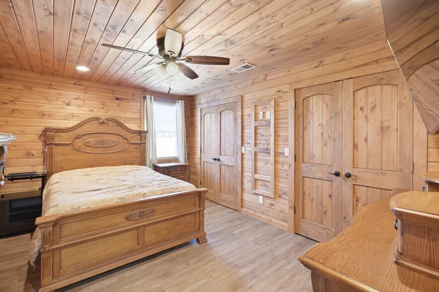 More Photos Of 4650 Highway 52, Loretto Apartments For Sale